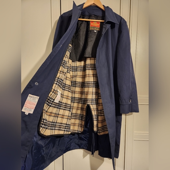 Men's Bentley's of London Navy Blue Trench Coat with Removable Lining - Picture 3 of 9